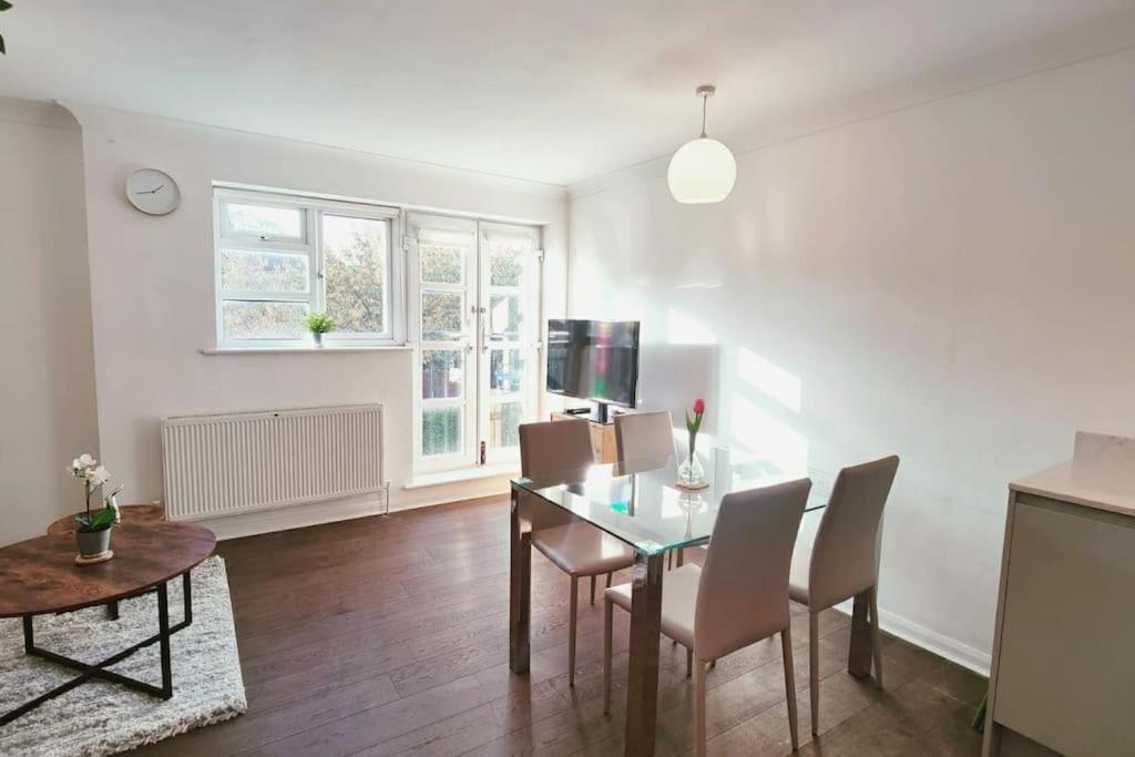Апартаменты Aldgate Flats In E1. Лондон Экстерьер фото