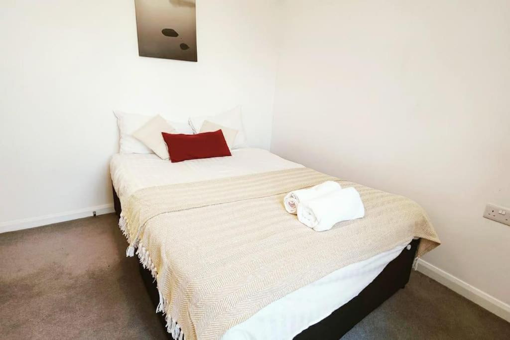 Апартаменты Aldgate Flats In E1. Лондон Экстерьер фото