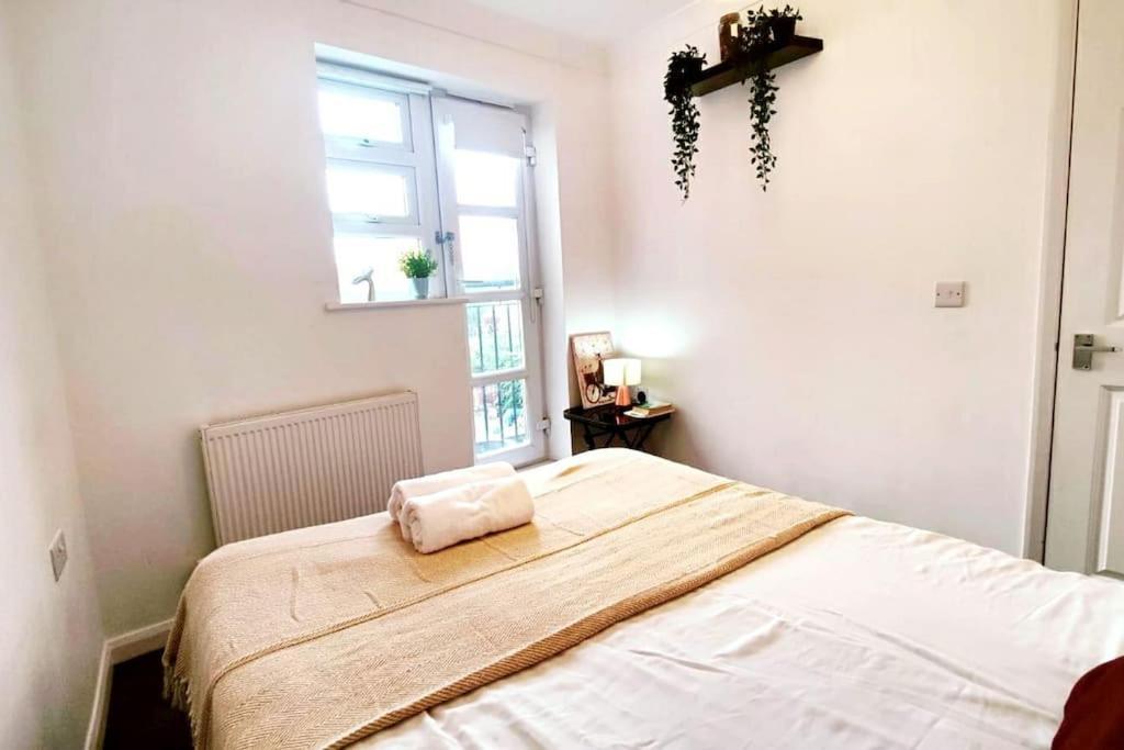 Апартаменты Aldgate Flats In E1. Лондон Экстерьер фото